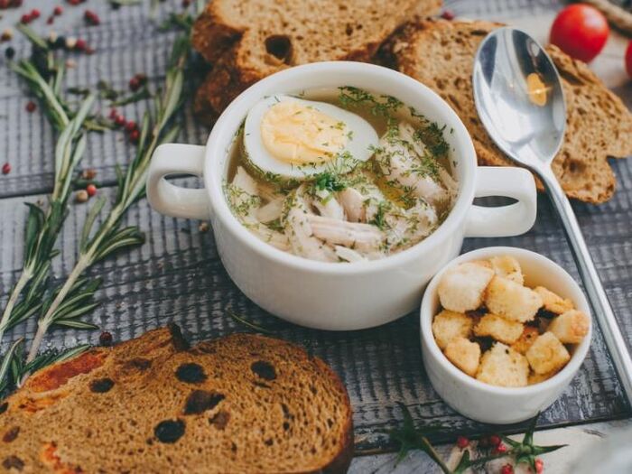 sup hayam jeung endog pikeun diet protéin