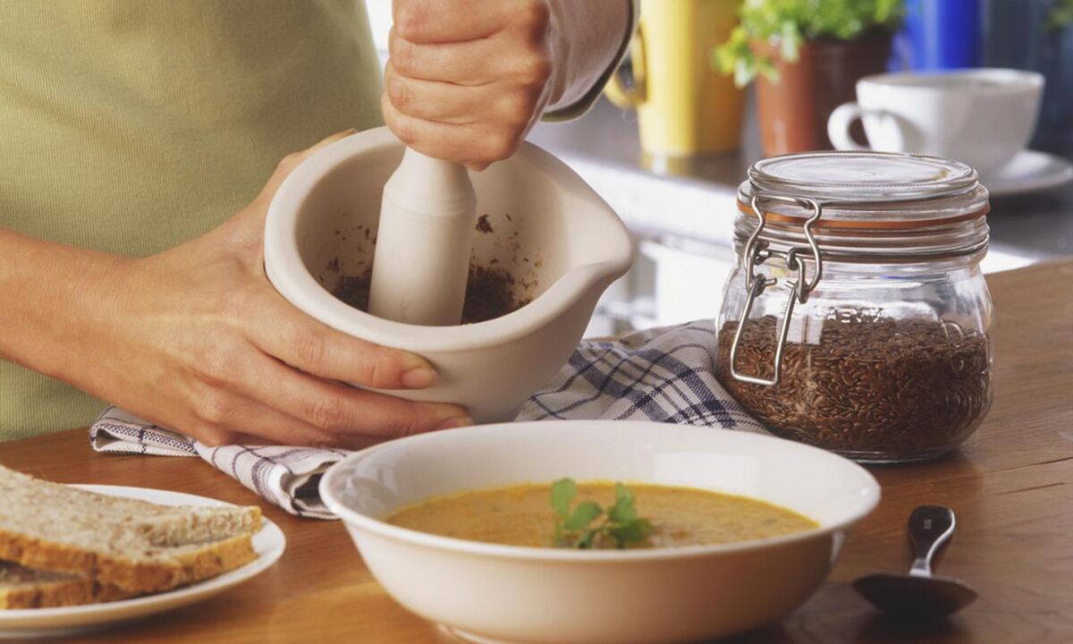 Nambahkeun flaxseed kana sup pikeun fungsi bowel alus